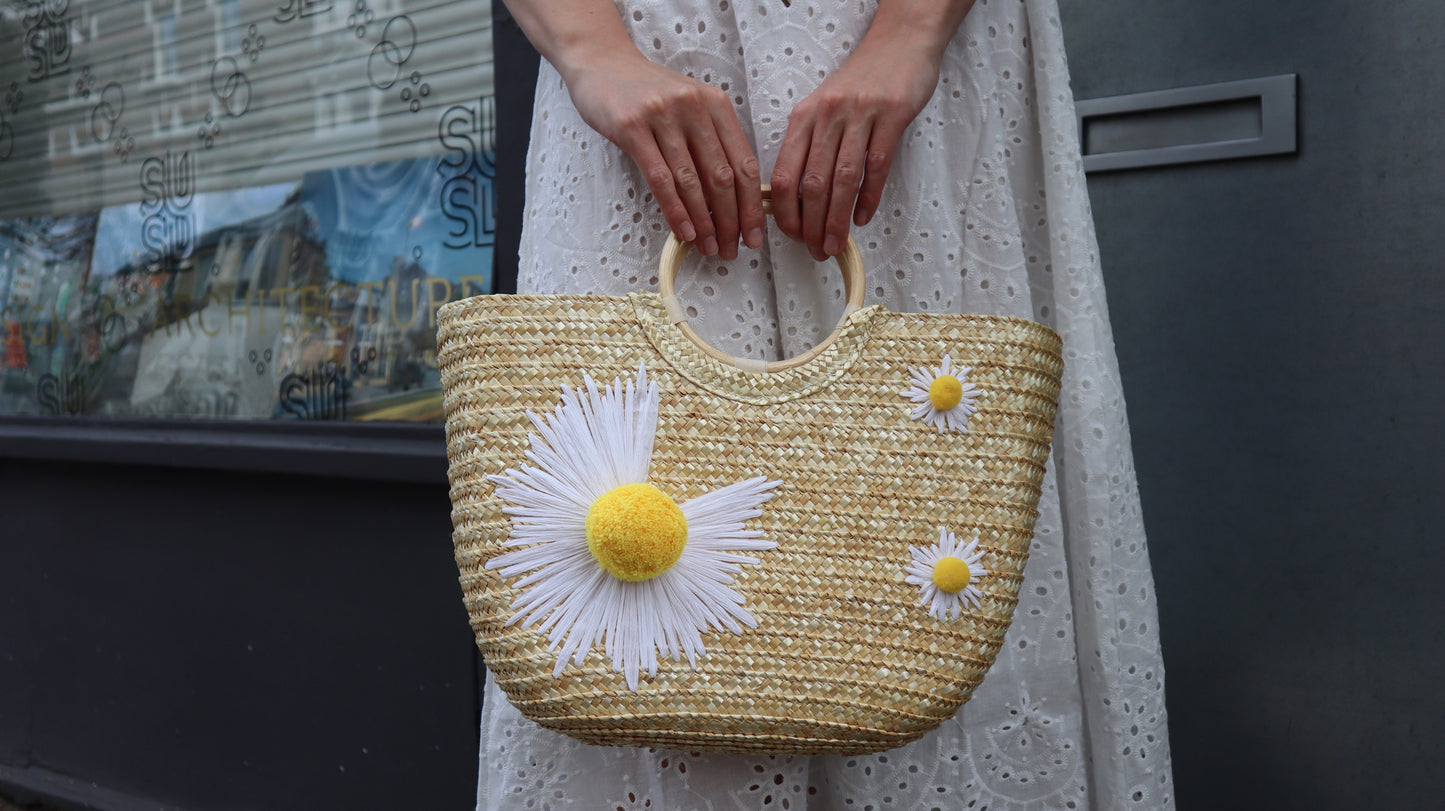 Daisy Straw Bag